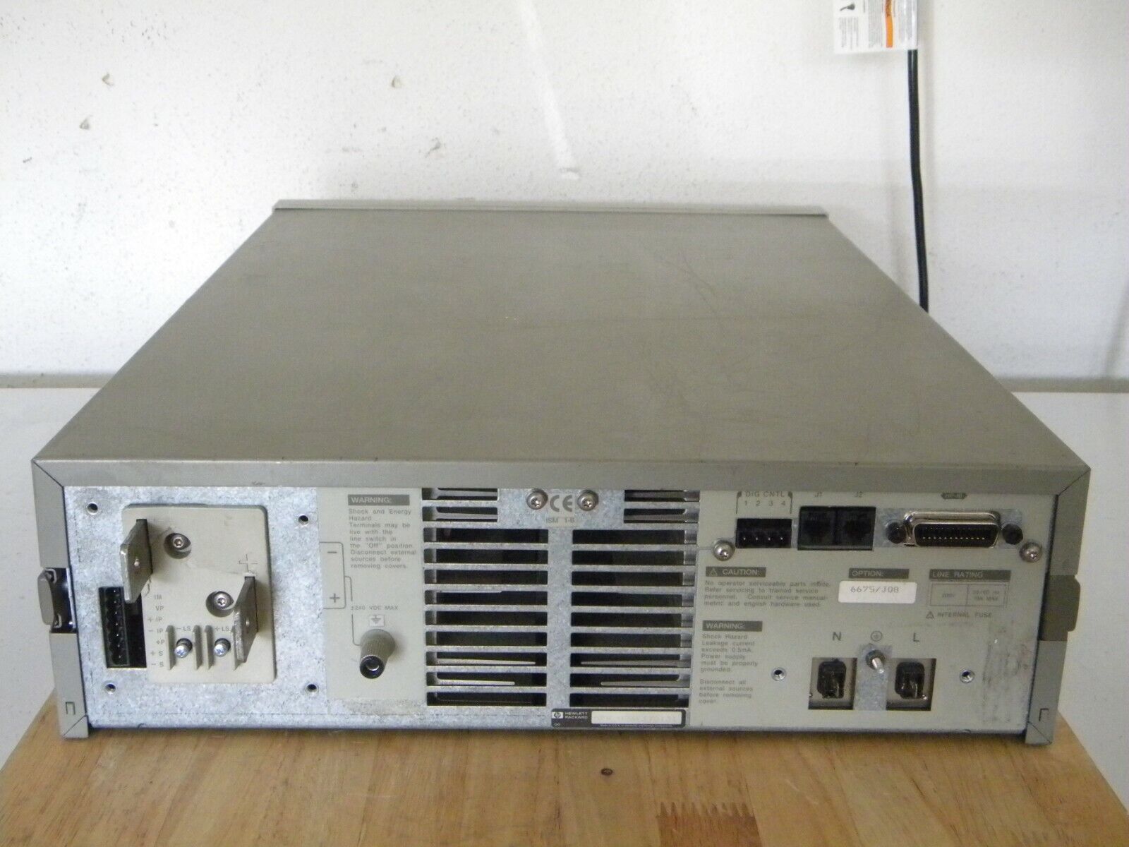 Agilent / HP 6675A Power Supply, 135V, 16A, 2160W Option J06 Agilent / HP 6675A Power Supply, 135V, 16A, 2160W Option J06